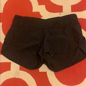 Lululemon Speed Up 2.5” shorts!